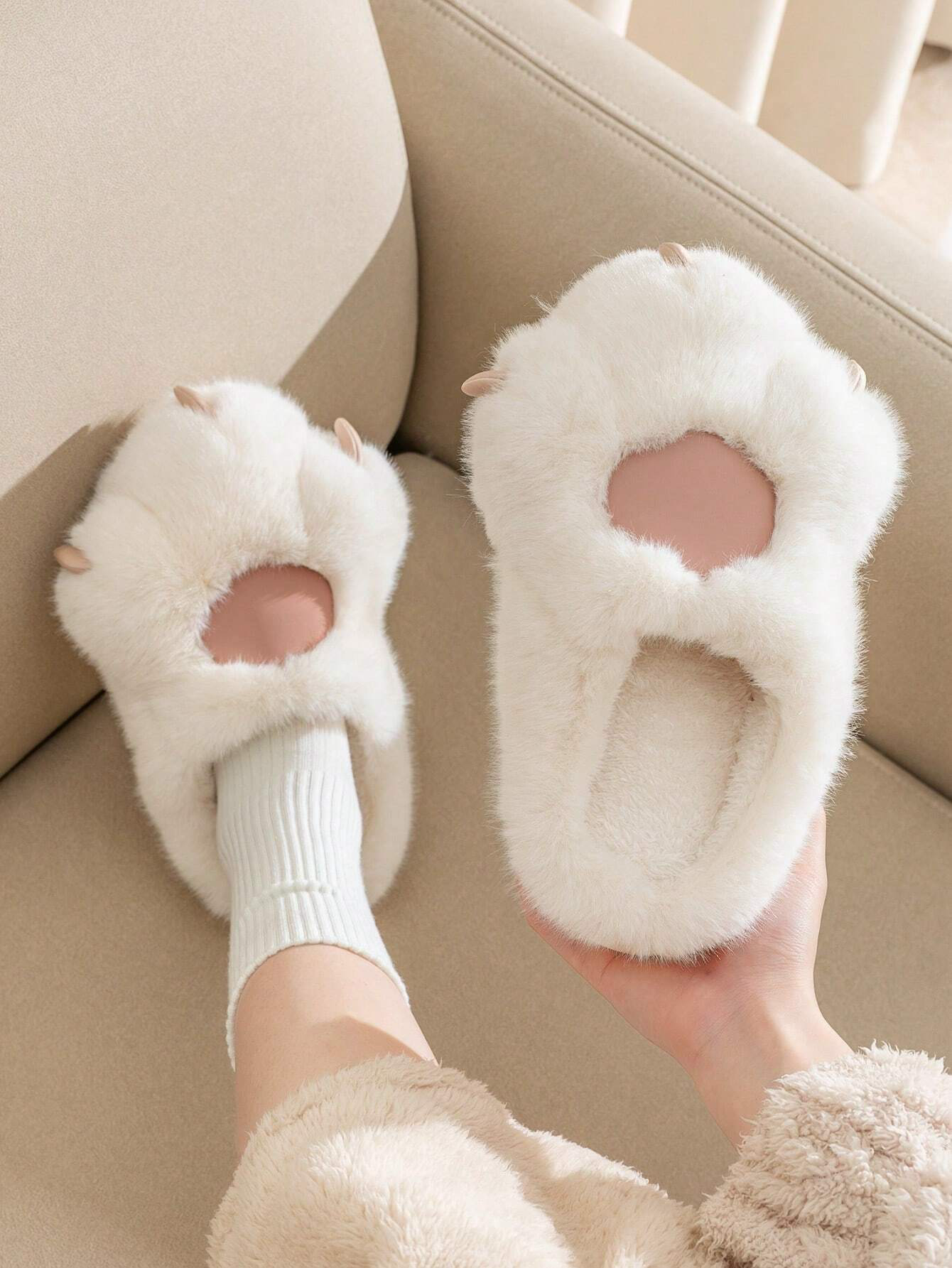 SnugSteps™ Plush Kitty Paw Slippers (Copy)